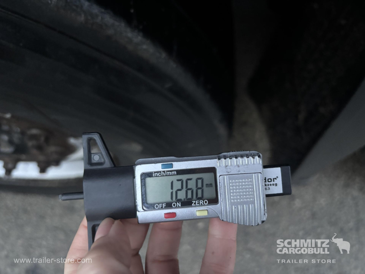 SCHMITZ Curtainsider Standard - Semirimorchio centinato: foto 3 SCHMITZ Curtainsider Standard - Semirimorchio centinato: foto 3