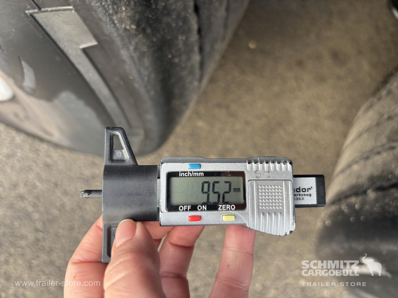 SCHMITZ Curtainsider Standard - Semirimorchio centinato: foto 4 SCHMITZ Curtainsider Standard - Semirimorchio centinato: foto 4