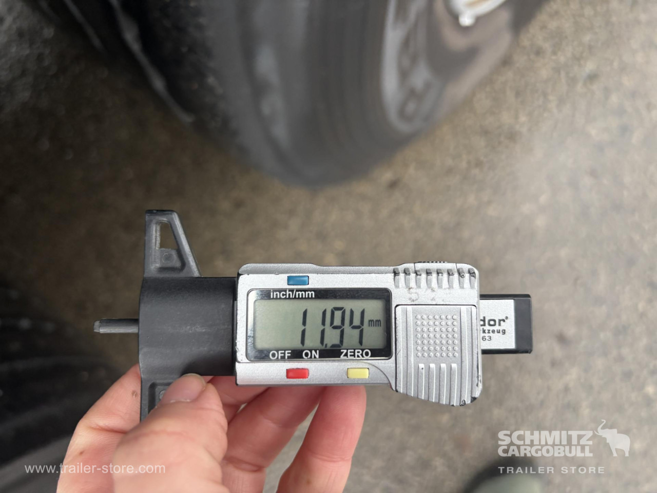 SCHMITZ Curtainsider Standard - Semirimorchio centinato: foto 4 SCHMITZ Curtainsider Standard - Semirimorchio centinato: foto 4