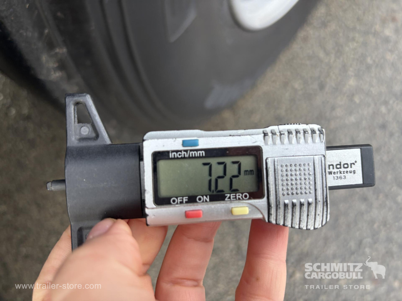 SCHMITZ Curtainsider Standard - Semirimorchio centinato: foto 4 SCHMITZ Curtainsider Standard - Semirimorchio centinato: foto 4