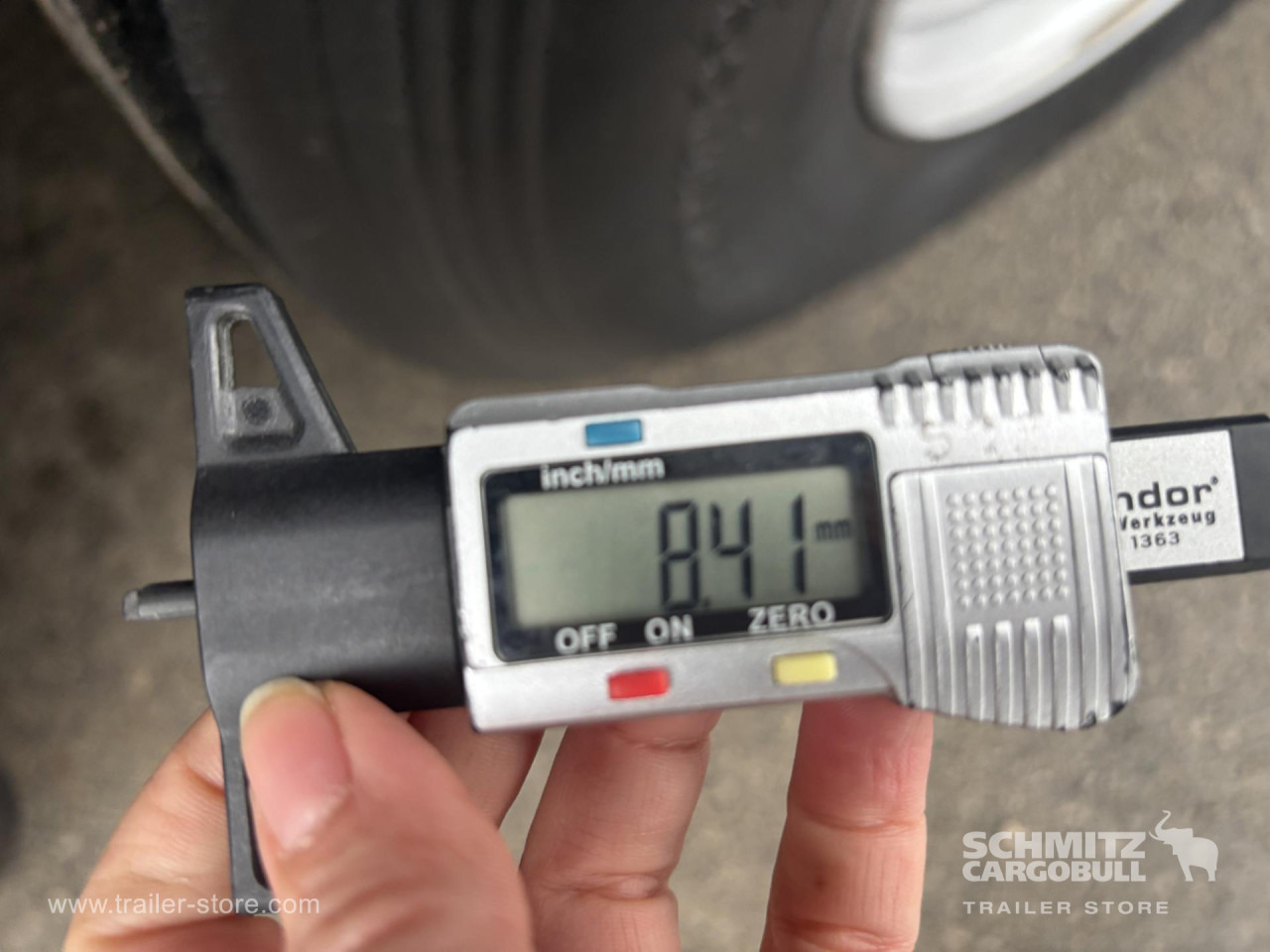 SCHMITZ Curtainsider Standard - Semirimorchio centinato: foto 3 SCHMITZ Curtainsider Standard - Semirimorchio centinato: foto 3