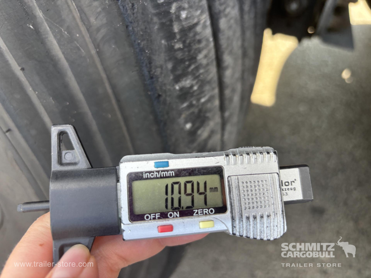 SCHMITZ Curtainsider Standard - Semirimorchio centinato: foto 2 SCHMITZ Curtainsider Standard - Semirimorchio centinato: foto 2