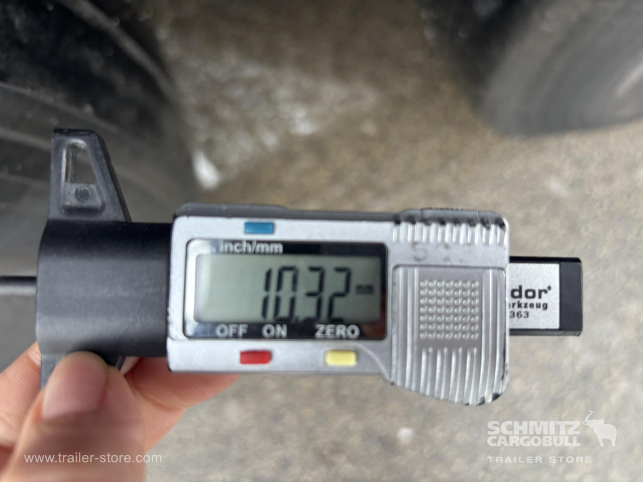 SCHMITZ Curtainsider Standard - Semirimorchio centinato: foto 3 SCHMITZ Curtainsider Standard - Semirimorchio centinato: foto 3