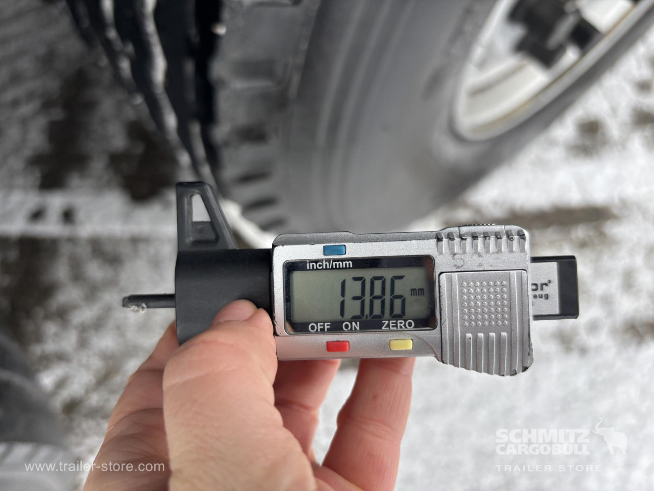 SCHMITZ Curtainsider Standard - Semirimorchio centinato: foto 2 SCHMITZ Curtainsider Standard - Semirimorchio centinato: foto 2