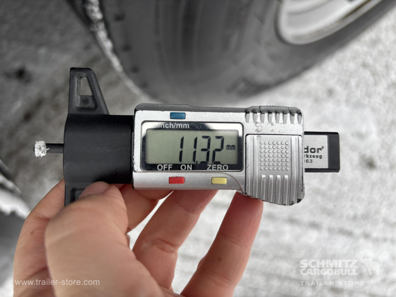 SCHMITZ Curtainsider Standard - Semirimorchio centinato: foto 3 SCHMITZ Curtainsider Standard - Semirimorchio centinato: foto 3