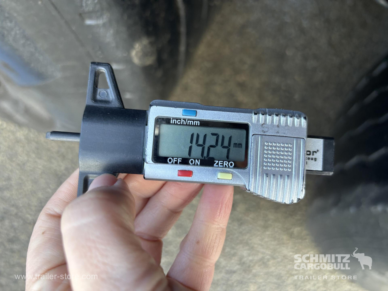 SCHMITZ Curtainsider Standard - Semirimorchio centinato: foto 4 SCHMITZ Curtainsider Standard - Semirimorchio centinato: foto 4