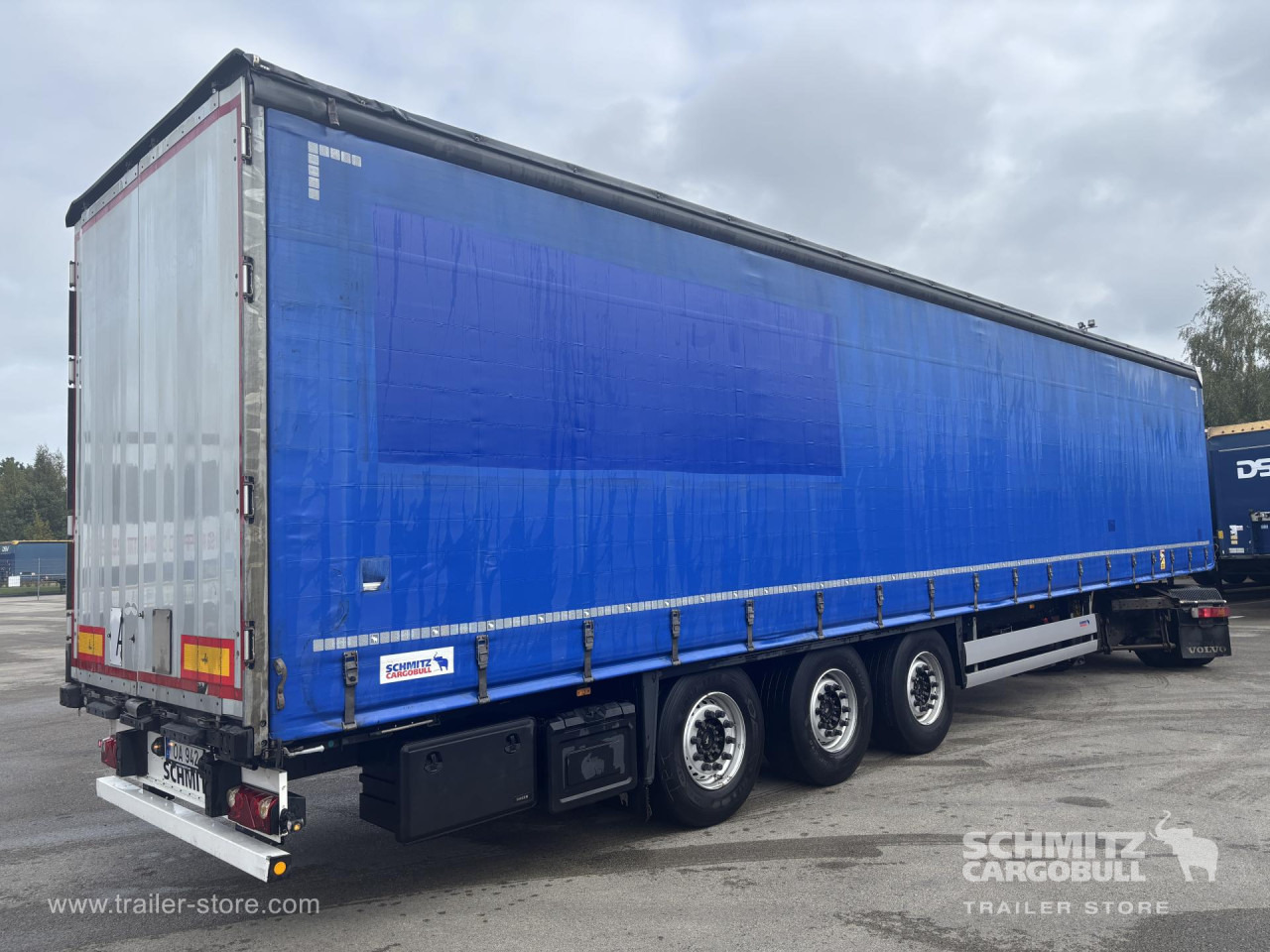 SCHMITZ Curtainsider Standard - Semirimorchio centinato: foto 1 SCHMITZ Curtainsider Standard - Semirimorchio centinato: foto 1