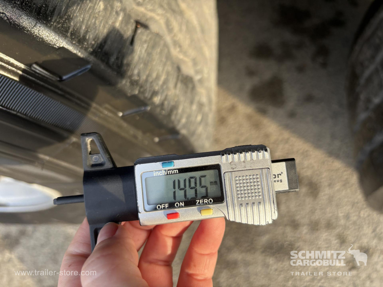 SCHMITZ Curtainsider Standard - Semirimorchio centinato: foto 2 SCHMITZ Curtainsider Standard - Semirimorchio centinato: foto 2