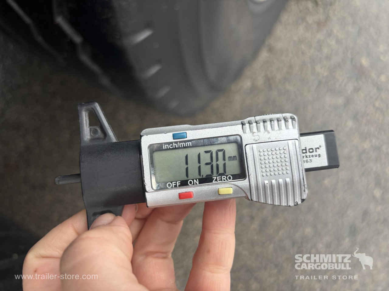 SCHMITZ Curtainsider Standard - Semirimorchio centinato: foto 3 SCHMITZ Curtainsider Standard - Semirimorchio centinato: foto 3