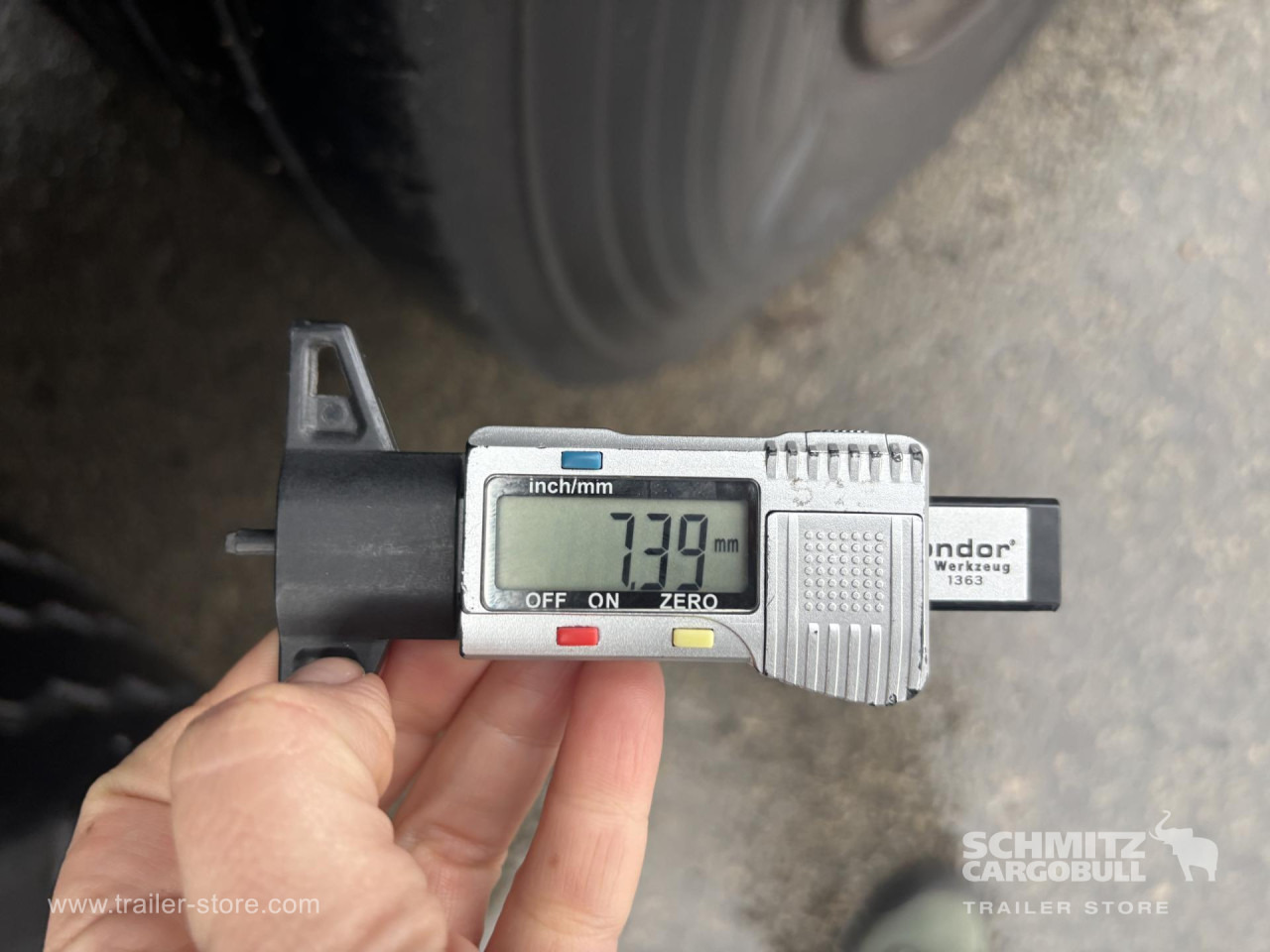 SCHMITZ Curtainsider Standard - Semirimorchio centinato: foto 4 SCHMITZ Curtainsider Standard - Semirimorchio centinato: foto 4