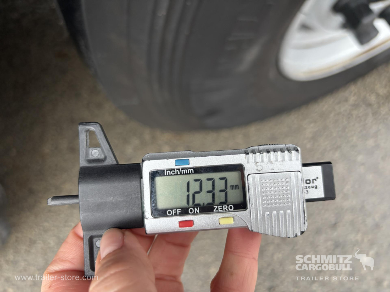 SCHMITZ Curtainsider Standard - Semirimorchio centinato: foto 3 SCHMITZ Curtainsider Standard - Semirimorchio centinato: foto 3