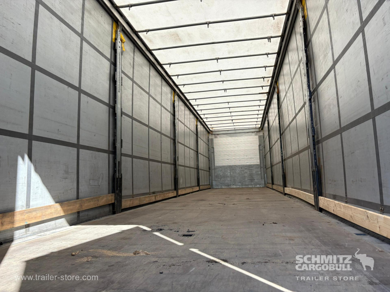 SCHMITZ Curtainsider Standard - Semirimorchio centinato: foto 5 SCHMITZ Curtainsider Standard - Semirimorchio centinato: foto 5