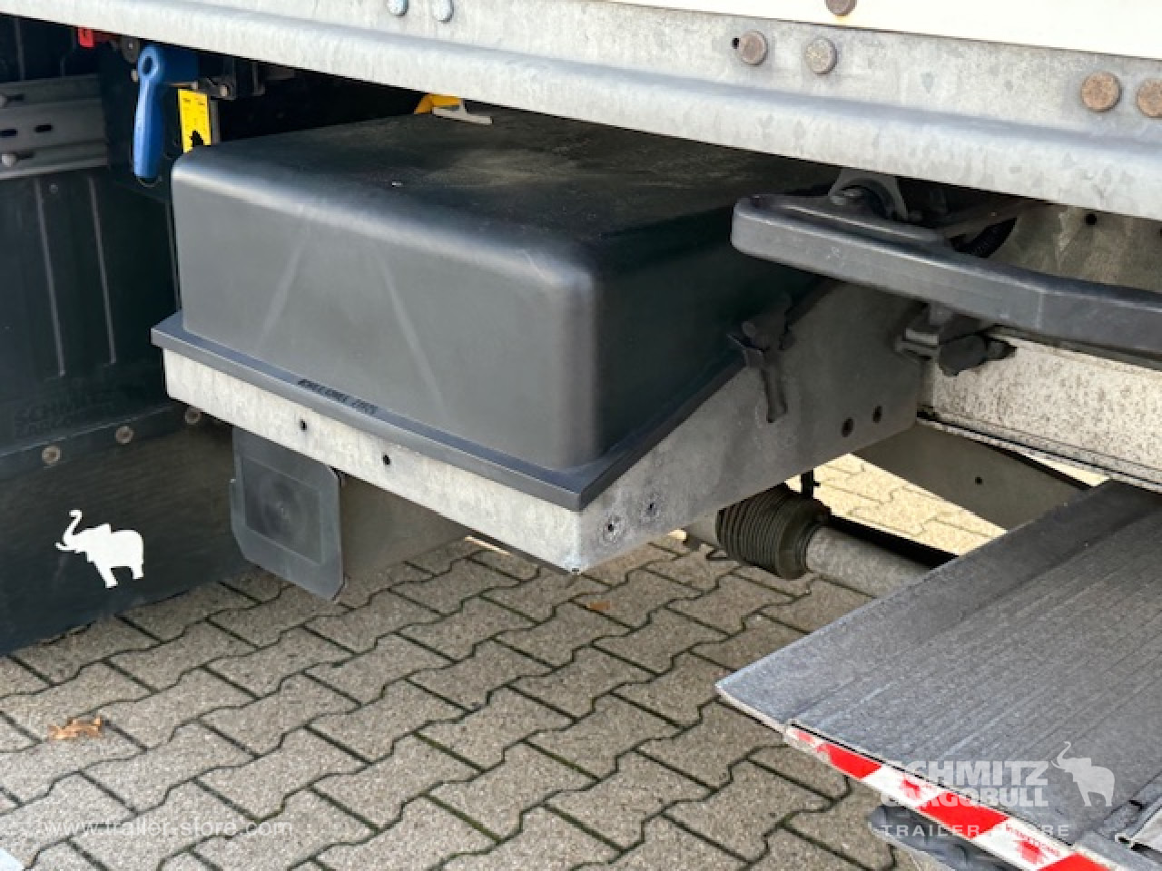 SCHMITZ Oplegger Kasten Standard Taillift - Semirimorchio furgonato: foto 2 SCHMITZ Oplegger Kasten Standard Taillift - Semirimorchio furgonato: foto 2