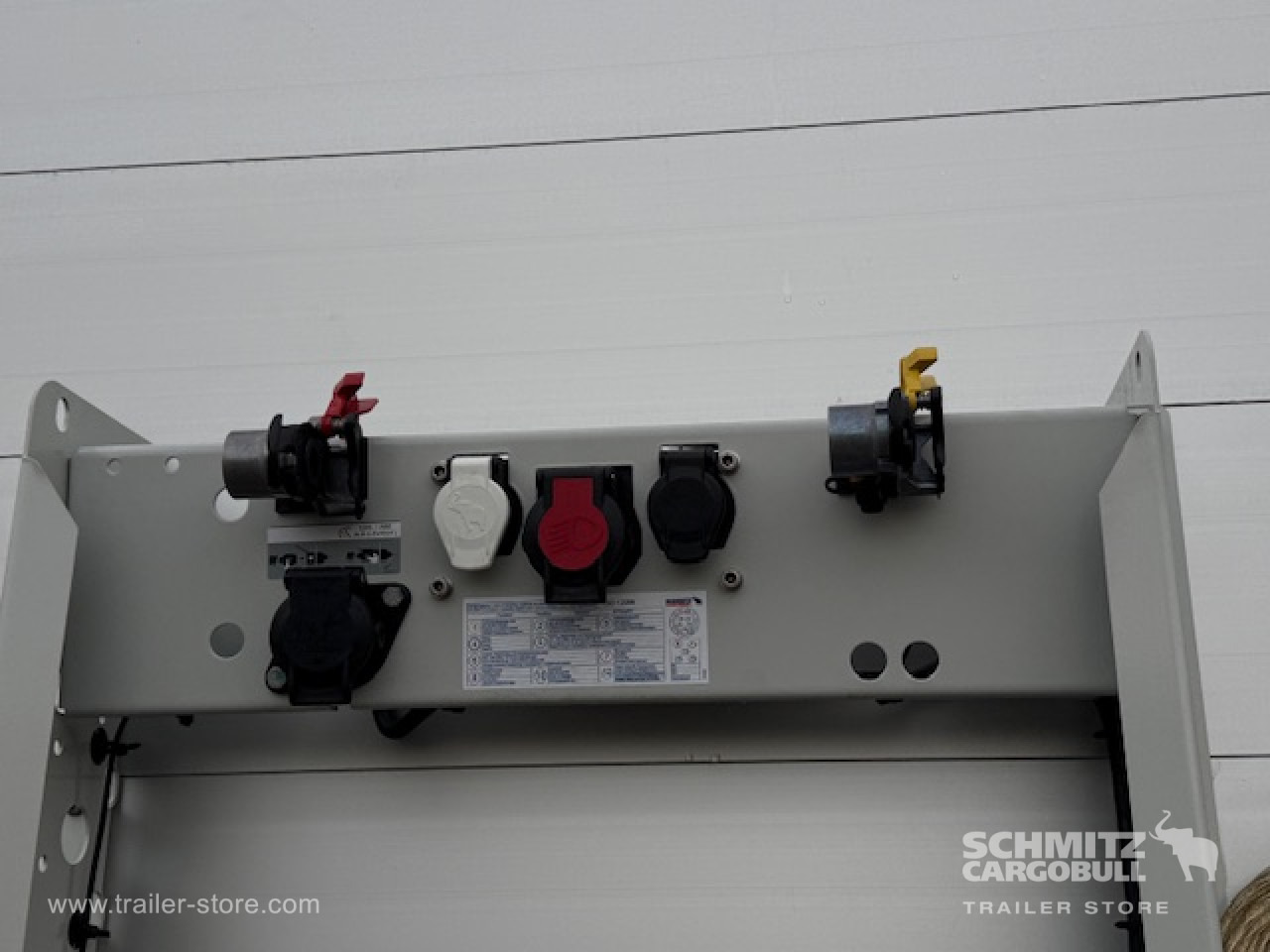 SCHMITZ Oplegger Schuifzeil Standard - Semirimorchio centinato: foto 2 SCHMITZ Oplegger Schuifzeil Standard - Semirimorchio centinato: foto 2