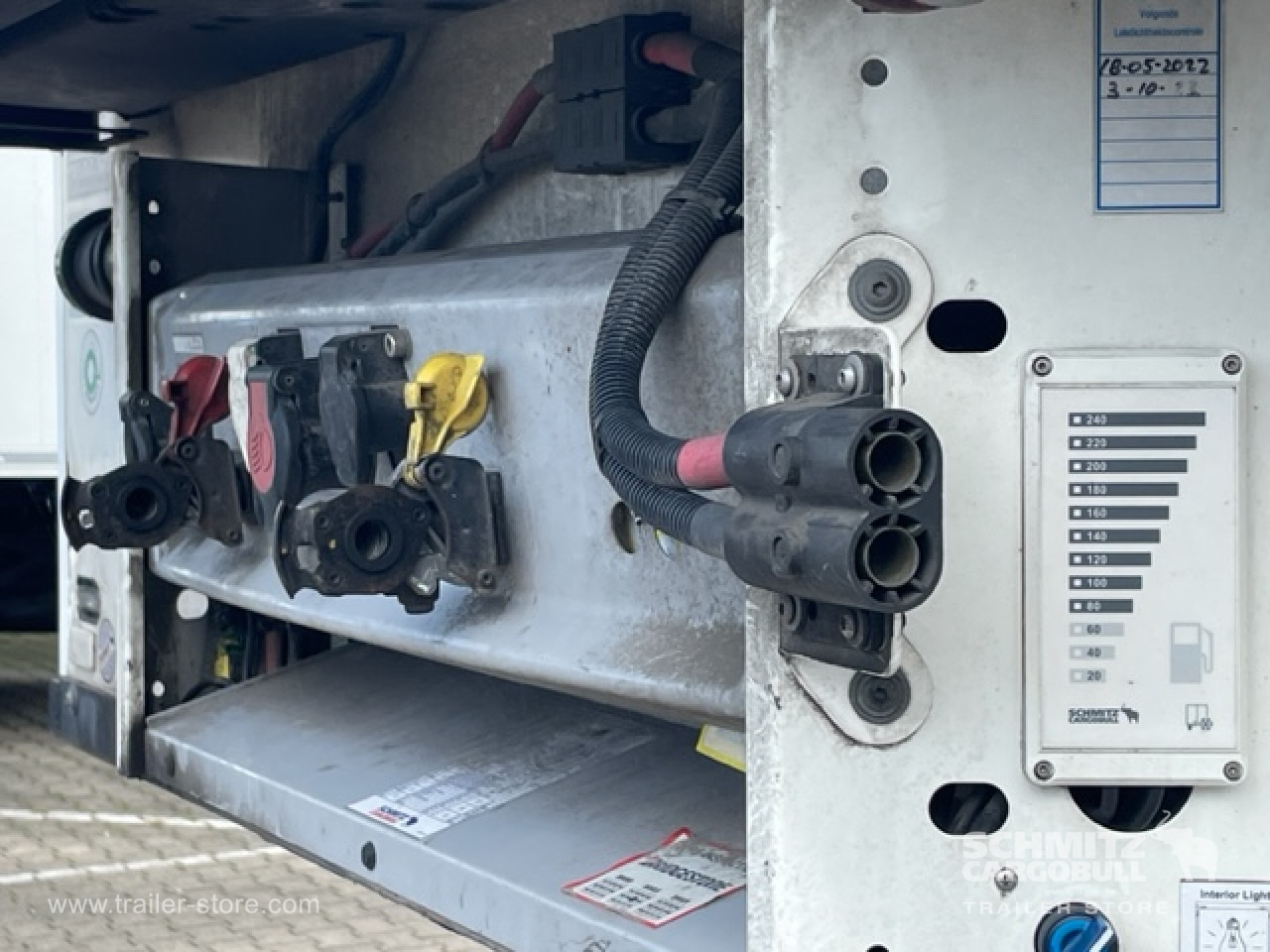 SCHMITZ Oplegger Vries Multitemp Taillift - Semirimorchio cella isotermica: foto 4 SCHMITZ Oplegger Vries Multitemp Taillift - Semirimorchio cella isotermica: foto 4