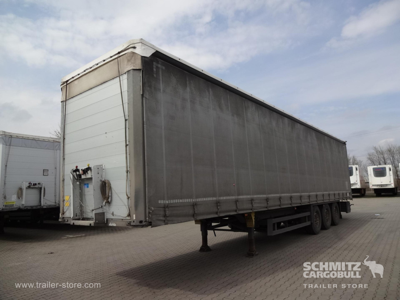 SCHMITZ Curtainsider Standard - Semirimorchio centinato: foto 1 SCHMITZ Curtainsider Standard - Semirimorchio centinato: foto 1