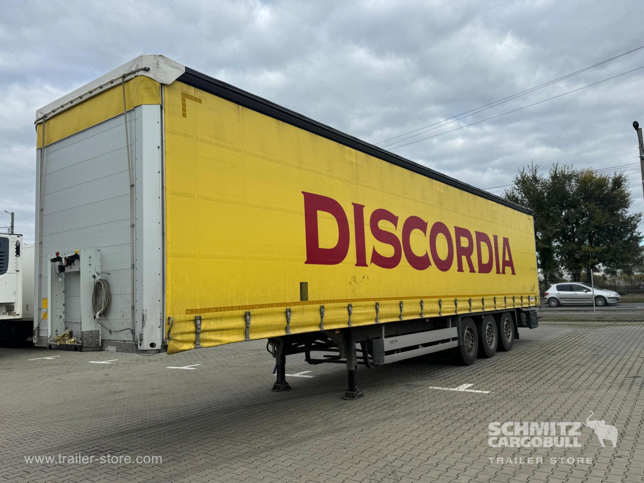 SCHMITZ Curtainsider Standard - Semirimorchio centinato: foto 1 SCHMITZ Curtainsider Standard - Semirimorchio centinato: foto 1