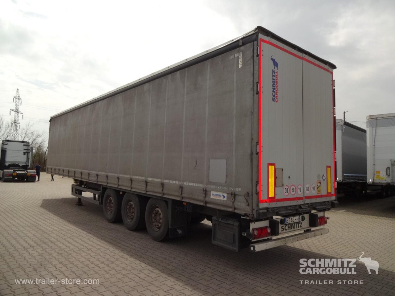 SCHMITZ Curtainsider Standard - Semirimorchio centinato: foto 4 SCHMITZ Curtainsider Standard - Semirimorchio centinato: foto 4