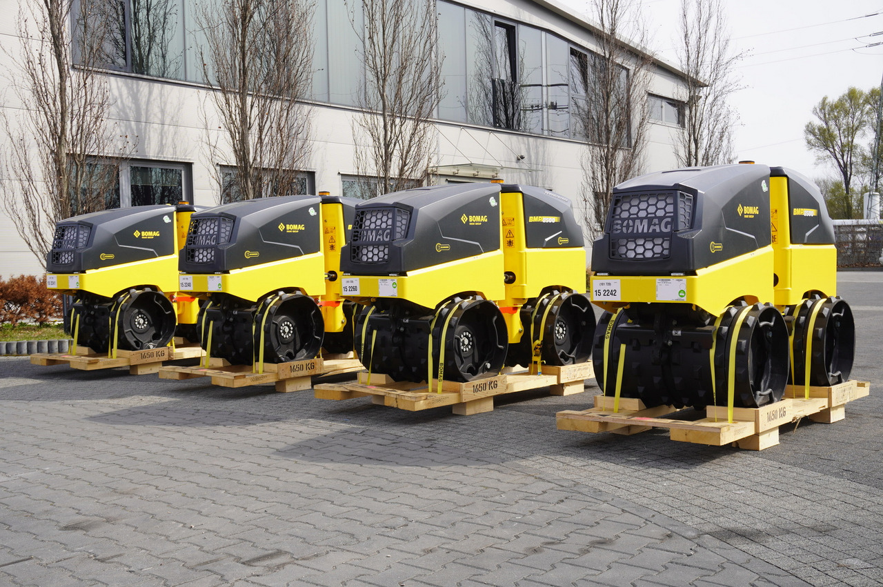 BOMAG BMP 8500 brand-new trench roller / Remote Control / 4 units - Rullo stradale: foto 1 BOMAG BMP 8500 brand-new trench roller / Remote Control / 4 units - Rullo stradale: foto 1
