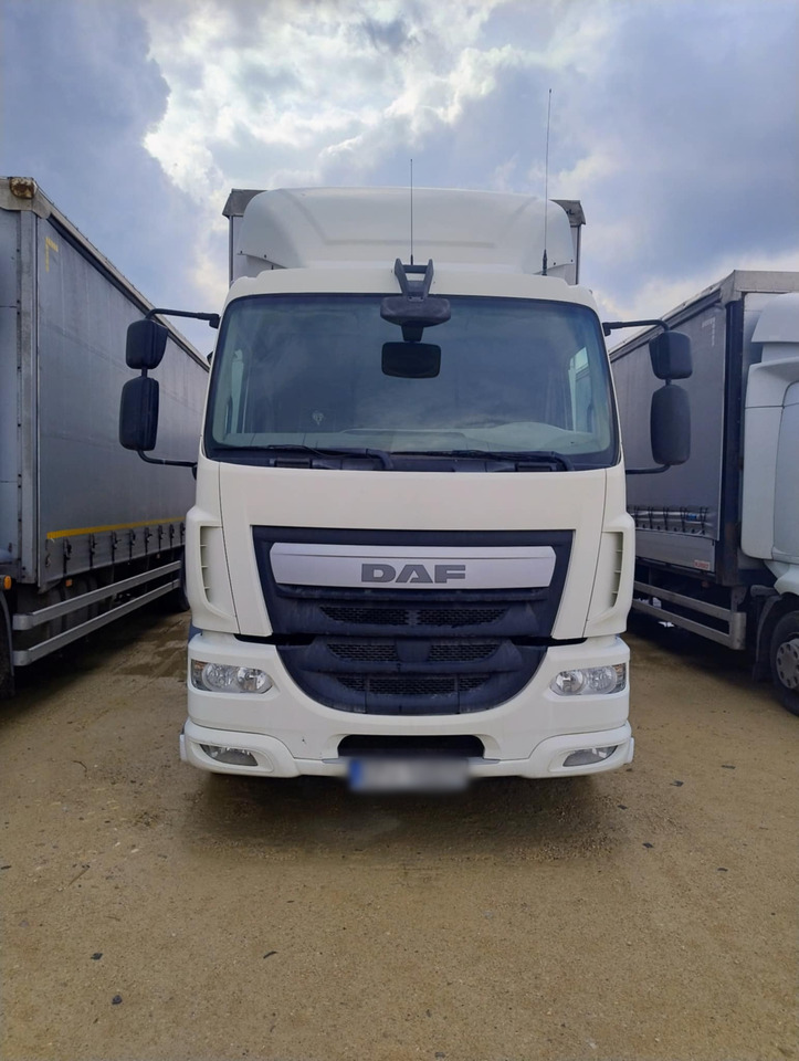 DAF LF 250 / Curtainsider 18 EPAL / sleeping cab - Camion centinato: foto 2 DAF LF 250 / Curtainsider 18 EPAL / sleeping cab - Camion centinato: foto 2