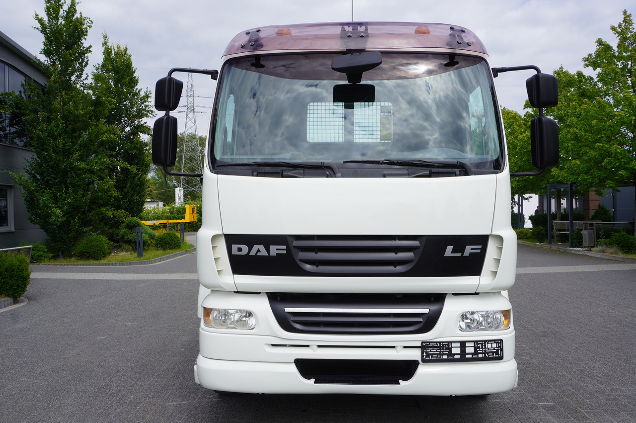 DAF LF 55.220 Skip loader GUIMA PALFINGER M14T - Autocarro multibenna: foto 2 DAF LF 55.220 Skip loader GUIMA PALFINGER M14T - Autocarro multibenna: foto 2