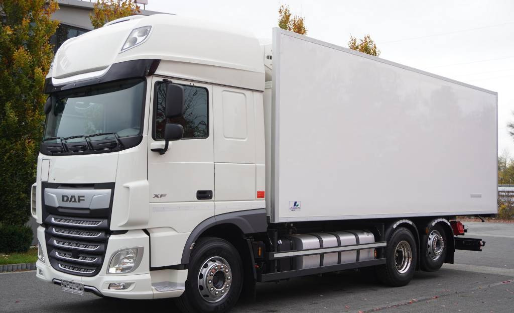 DAF XF 450 6×2 E6 / Refrigerator Lacapitaine / ATP/FRC to 2027 / 18 pallets - Autocarro frigorifero: foto 1 DAF XF 450 6×2 E6 / Refrigerator Lacapitaine / ATP/FRC to 2027 / 18 pallets - Autocarro frigorifero: foto 1