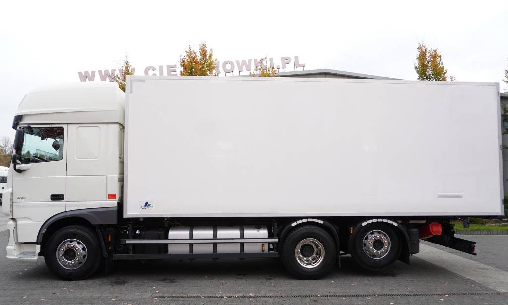 DAF XF 450 6×2 E6 / Refrigerator Lacapitaine / ATP/FRC to 2027 / 18 pallets - Autocarro frigorifero: foto 4 DAF XF 450 6×2 E6 / Refrigerator Lacapitaine / ATP/FRC to 2027 / 18 pallets - Autocarro frigorifero: foto 4