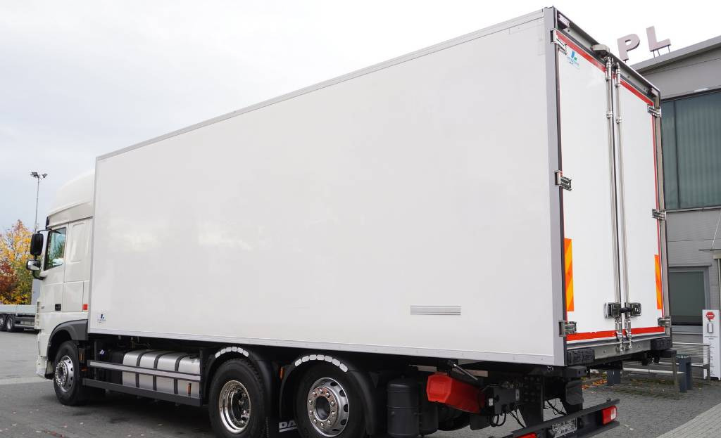 DAF XF 450 6×2 E6 / Refrigerator Lacapitaine / ATP/FRC to 2027 / 18 pallets - Autocarro frigorifero: foto 5 DAF XF 450 6×2 E6 / Refrigerator Lacapitaine / ATP/FRC to 2027 / 18 pallets - Autocarro frigorifero: foto 5