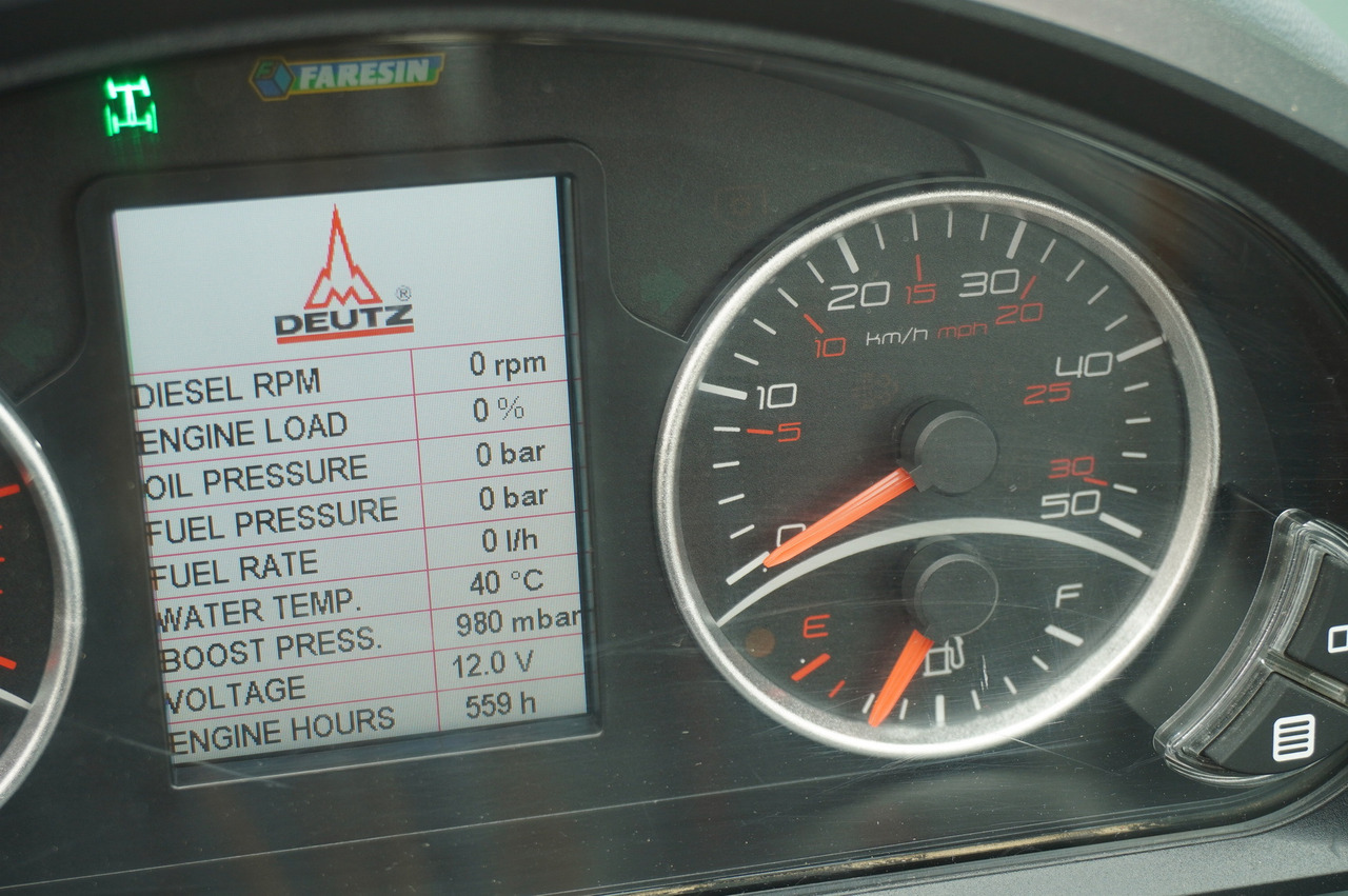 Faresin 730C Classic 55 / NEW / 550 MTH!!! / reach 7 m / joystick - Pala gommata telescopica: foto 2 Faresin 730C Classic 55 / NEW / 550 MTH!!! / reach 7 m / joystick - Pala gommata telescopica: foto 2