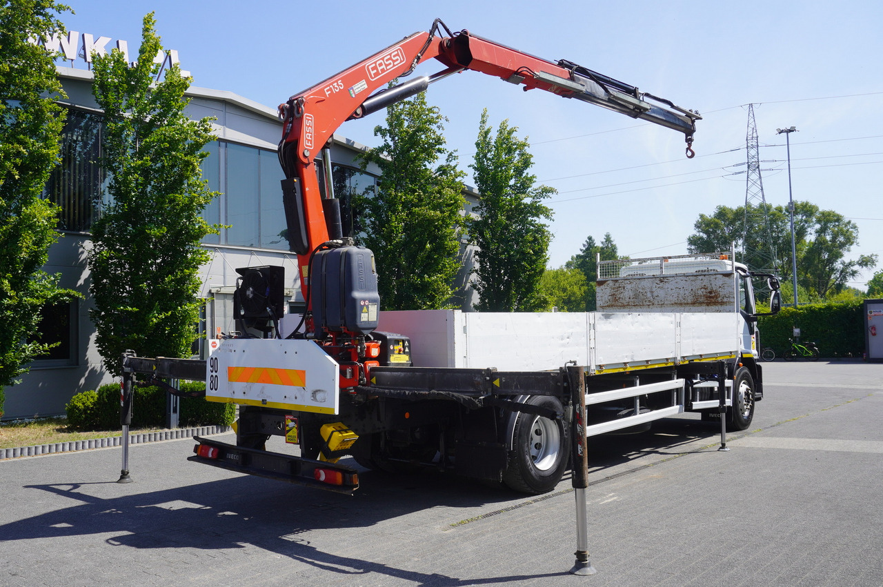IVECO EUROCARGO 190-280L / FASSI F135A / 8 M / Lift cap. 5580 kg - Autocarro con pianale/ Cassone fisso, Camion con gru: foto 3 IVECO EUROCARGO 190-280L / FASSI F135A / 8 M / Lift cap. 5580 kg - Autocarro con pianale/ Cassone fisso, Camion con gru: foto 3