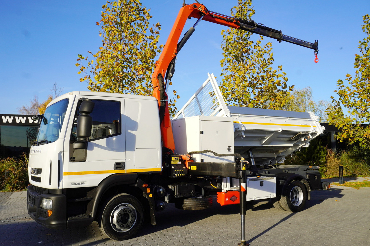 IVECO Eurocargo 120E18 Crane Palfinger / 3-way tipper / sleeper cab - Camion con gru: foto 2 IVECO Eurocargo 120E18 Crane Palfinger / 3-way tipper / sleeper cab - Camion con gru: foto 2