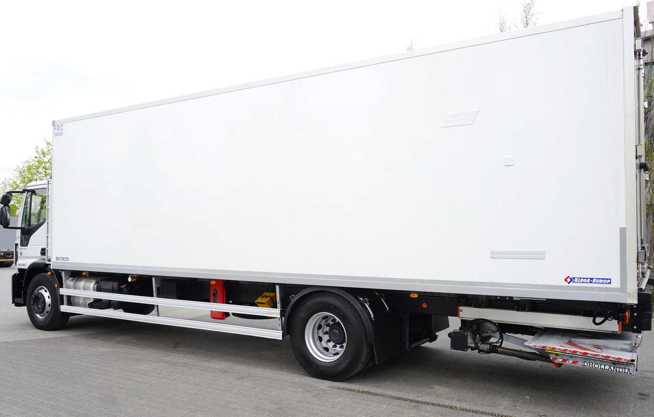 IVECO Eurocargo 190-280L E6 4x2 / Refrigerator / Dhollandia DHSM.20 tail lift / 21 pallets - Autocarro frigorifero: foto 3 IVECO Eurocargo 190-280L E6 4x2 / Refrigerator / Dhollandia DHSM.20 tail lift / 21 pallets - Autocarro frigorifero: foto 3