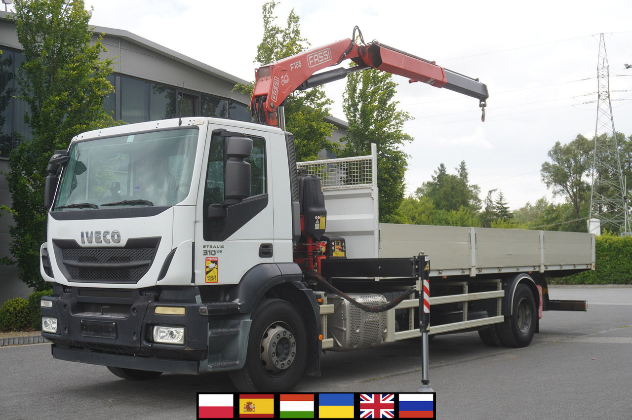 IVECO STRALIS 19.310 E6 / Flatbed 19 EPAL / FASSI F135 / 225 MTH! / 5.7 T - Autocarro con pianale/ Cassone fisso, Camion con gru: foto 1 IVECO STRALIS 19.310 E6 / Flatbed 19 EPAL / FASSI F135 / 225 MTH! / 5.7 T - Autocarro con pianale/ Cassone fisso, Camion con gru: foto 1