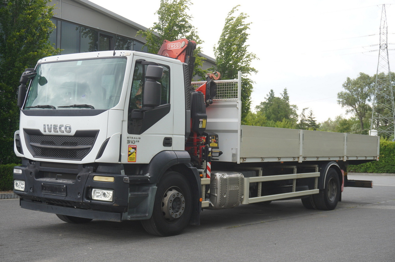 IVECO STRALIS 19.310 E6 / Flatbed 19 EPAL / FASSI F135 / 225 MTH! / 5.7 T - Autocarro con pianale/ Cassone fisso, Camion con gru: foto 3 IVECO STRALIS 19.310 E6 / Flatbed 19 EPAL / FASSI F135 / 225 MTH! / 5.7 T - Autocarro con pianale/ Cassone fisso, Camion con gru: foto 3
