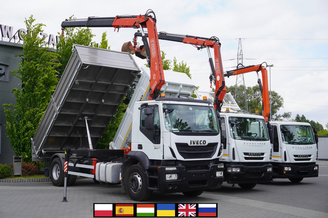 IVECO Stralis 310 E6 / NEW 3-sided tipper / Fassi F135 crane with remote control - Autocarro con pianale/ Cassone fisso, Camion con gru: foto 1 IVECO Stralis 310 E6 / NEW 3-sided tipper / Fassi F135 crane with remote control - Autocarro con pianale/ Cassone fisso, Camion con gru: foto 1
