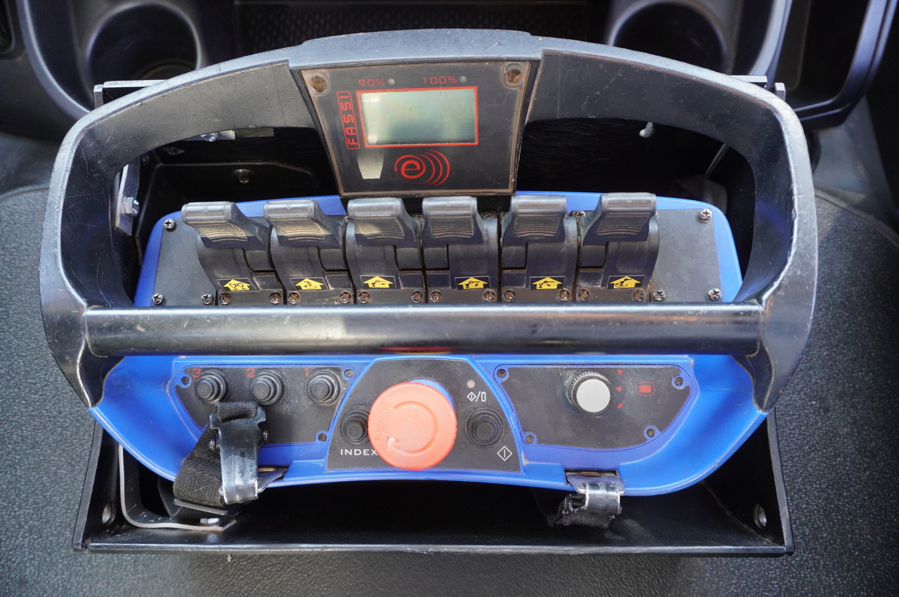 Leasing di IVECO Stralis X-Way 310 4x2 E6 / Fassi F155 crane / 670 MTH / 130 tho. km / IVECO Stralis X-Way 310 4x2 E6 / Fassi F155 crane / 670 MTH / 130 tho. km /: foto 14 Leasing di IVECO Stralis X-Way 310 4x2 E6 / Fassi F155 crane / 670 MTH / 130 tho. km / IVECO Stralis X-Way 310 4x2 E6 / Fassi F155 crane / 670 MTH / 130 tho. km /: foto 14