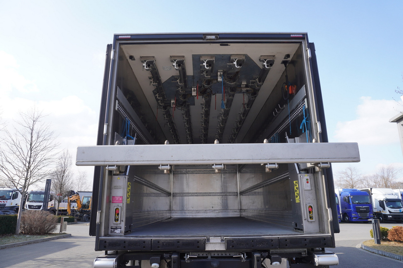 MAN TGM 18.320 / CHEREAU meat hook refrigerator / Carcass elevator - Autocarro frigorifero: foto 3 MAN TGM 18.320 / CHEREAU meat hook refrigerator / Carcass elevator - Autocarro frigorifero: foto 3