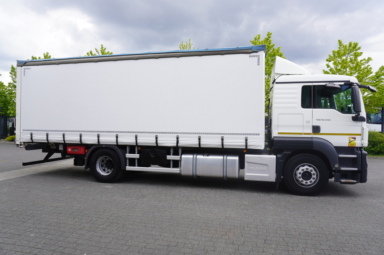 MAN TGS 18.440 / 19 EPAL curtainsider / Sleeper cab - Camion centinato: foto 2 MAN TGS 18.440 / 19 EPAL curtainsider / Sleeper cab - Camion centinato: foto 2