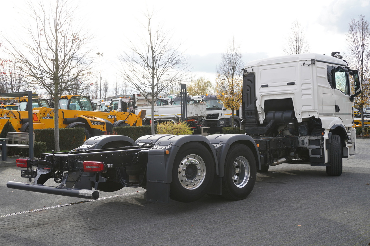 MAN TGS 26.510 6x4/4 Hydrodrive / Steering axle / Retarder / Sleeper cab - Autocarro telaio: foto 5 MAN TGS 26.510 6x4/4 Hydrodrive / Steering axle / Retarder / Sleeper cab - Autocarro telaio: foto 5