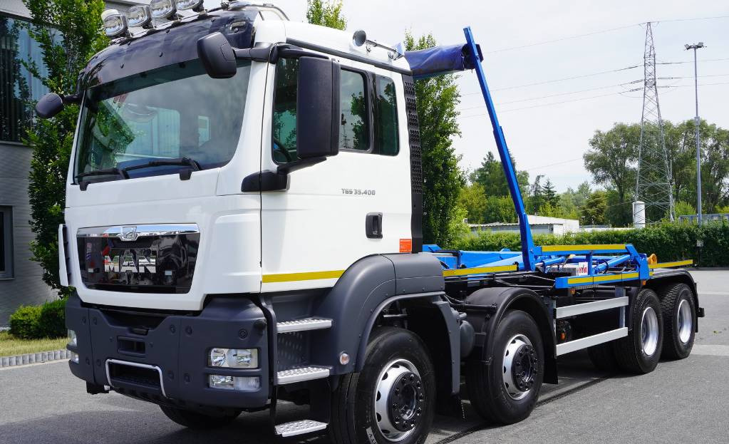 MAN TGS 35.400 8×4 HYVA LIFT 32.56 SE hooklift - Autocarro scarrabile: foto 4 MAN TGS 35.400 8×4 HYVA LIFT 32.56 SE hooklift - Autocarro scarrabile: foto 4