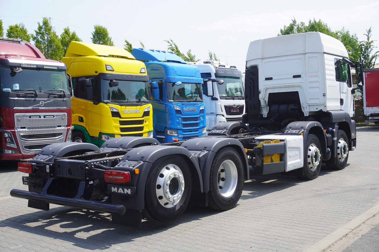 MAN TGS 35.420 8×2 / Chassis 6.4 m / 3 steered axles - Camion con gru: foto 3 MAN TGS 35.420 8×2 / Chassis 6.4 m / 3 steered axles - Camion con gru: foto 3