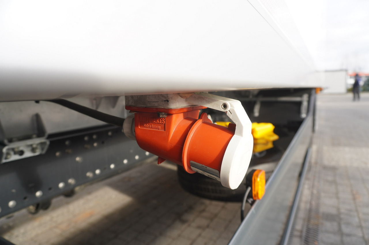 MAN TGX 26.400 / IGLOOCAR / Carrier Supra 1150 MT Silent - Autocarro cella isotermica: foto 5 MAN TGX 26.400 / IGLOOCAR / Carrier Supra 1150 MT Silent - Autocarro cella isotermica: foto 5