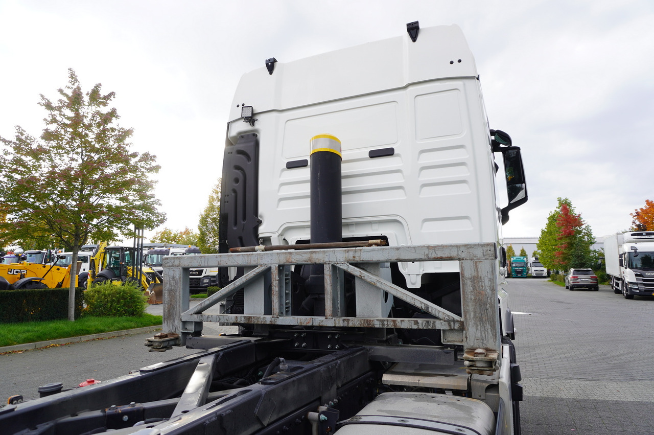 MAN TGX 26.470 6x2 COINTAINERKIPPER HYVA HIRMSCHLING / 200 tho. km! - Autocarro ribaltabile: foto 5 MAN TGX 26.470 6x2 COINTAINERKIPPER HYVA HIRMSCHLING / 200 tho. km! - Autocarro ribaltabile: foto 5