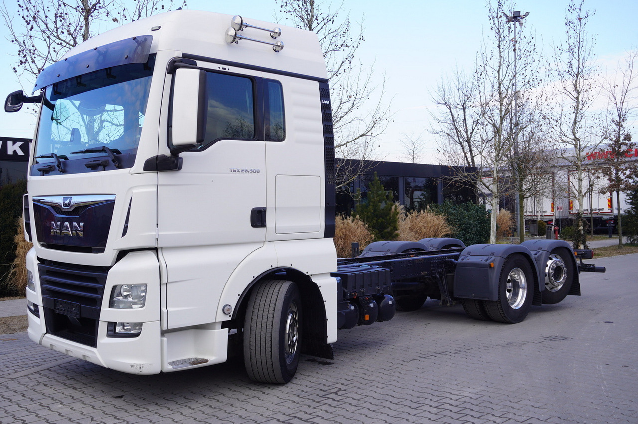 MAN TGX 26,500 / 500 HP / steering 3rd axle / 20 t cap. / Chassis 6.5 m - Autocarro telaio: foto 1 MAN TGX 26,500 / 500 HP / steering 3rd axle / 20 t cap. / Chassis 6.5 m - Autocarro telaio: foto 1