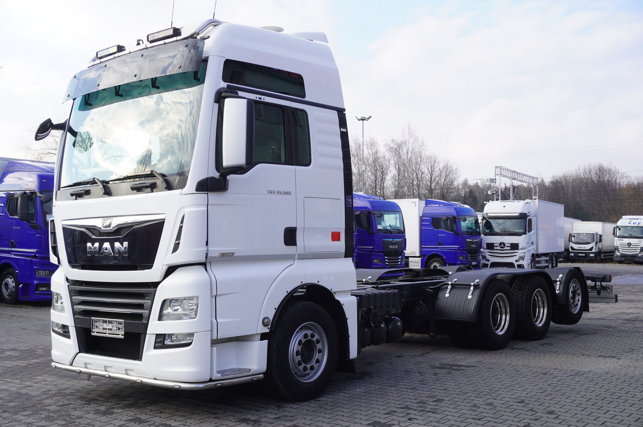 MAN TGX 35.580 E6 8x4/4 - 8.8m chassis frame - Autocarro telaio: foto 2 MAN TGX 35.580 E6 8x4/4 - 8.8m chassis frame - Autocarro telaio: foto 2