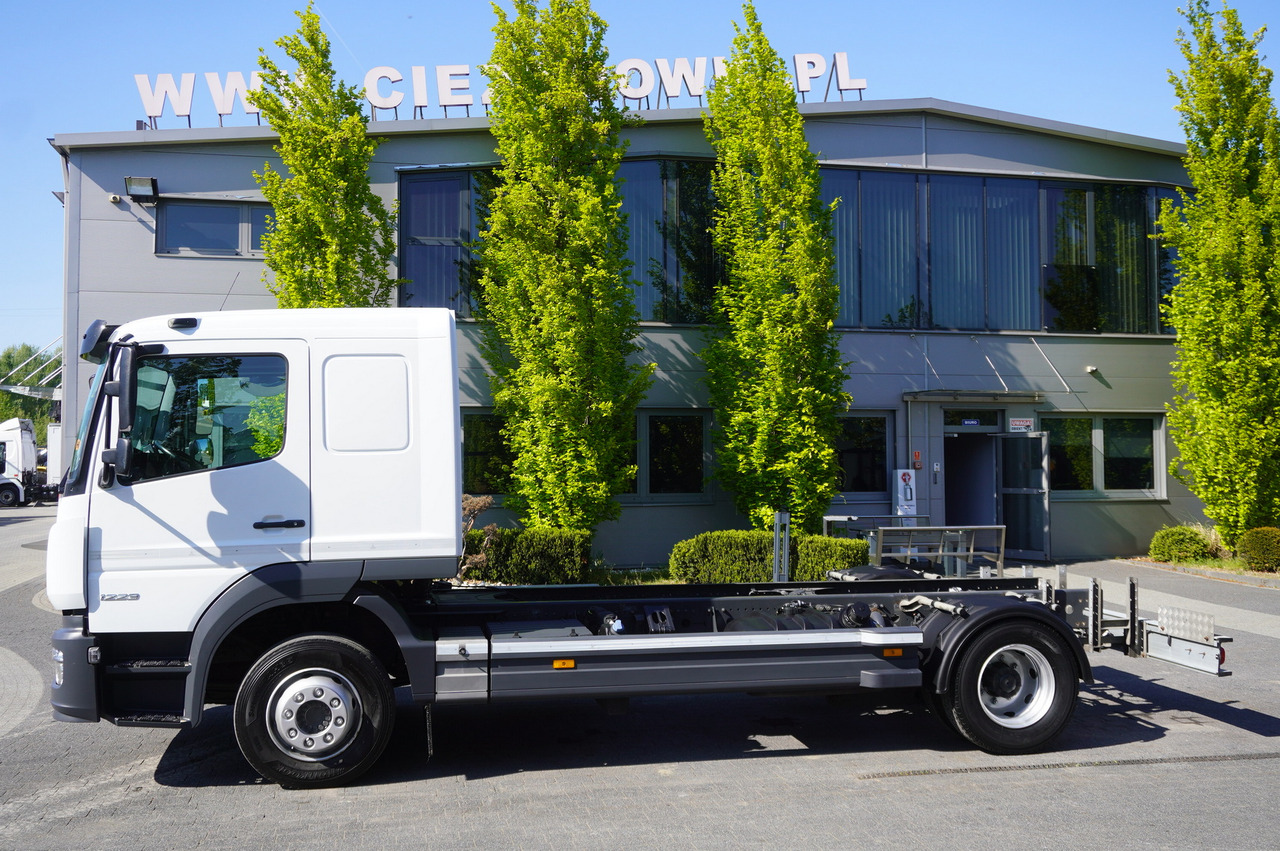MERCEDES-BENZ 1223 / Full ADR / 440 cm chassis / Sleeper cab / 175 tho. km - Autocarro telaio: foto 4 MERCEDES-BENZ 1223 / Full ADR / 440 cm chassis / Sleeper cab / 175 tho. km - Autocarro telaio: foto 4