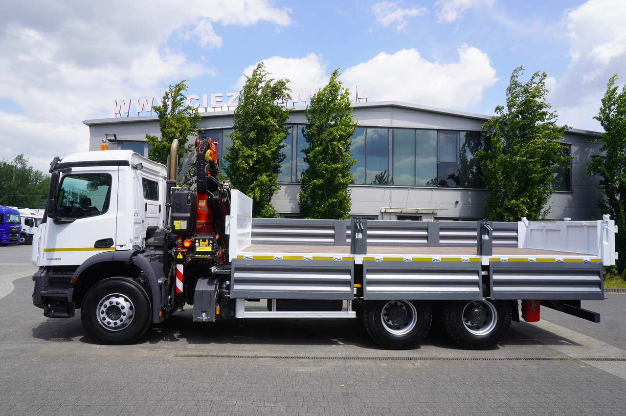 MERCEDES-BENZ AROCS 2633 6x4 / 5.5 T crane FASSI F135 / Tipper 15 EPAL - Autocarro con pianale/ Cassone fisso, Camion con gru: foto 4 MERCEDES-BENZ AROCS 2633 6x4 / 5.5 T crane FASSI F135 / Tipper 15 EPAL - Autocarro con pianale/ Cassone fisso, Camion con gru: foto 4