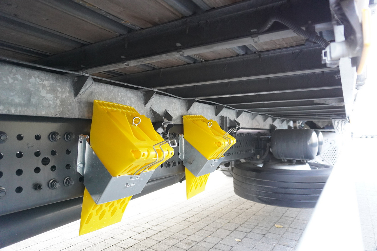 Camion centinato MERCEDES-BENZ Actros 1835 E6 4×2 / Curtainsider 21 pallets / tail lift 1.5t: foto 25