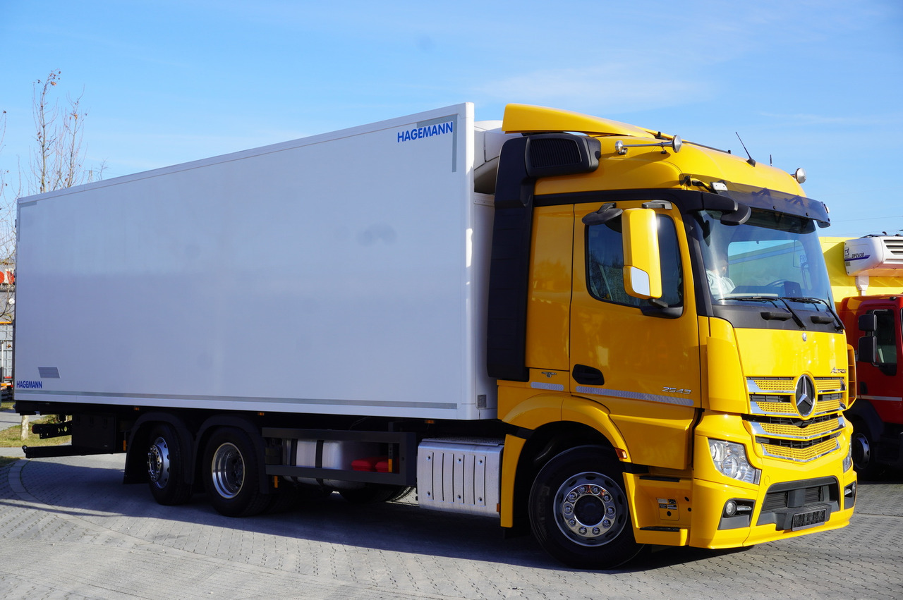MERCEDES-BENZ Actros 2543 E6 6×2 / Refrigerated truck / ATP/FRC / 20 pallets / 260000 km!!! - Autocarro frigorifero: foto 5 MERCEDES-BENZ Actros 2543 E6 6×2 / Refrigerated truck / ATP/FRC / 20 pallets / 260000 km!!! - Autocarro frigorifero: foto 5