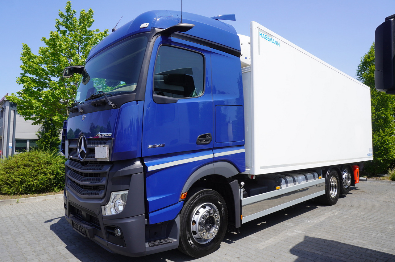 MERCEDES-BENZ Actros 2545 / 2021 / Hagemann refrigerator Multitemperature - Autocarro frigorifero: foto 2 MERCEDES-BENZ Actros 2545 / 2021 / Hagemann refrigerator Multitemperature - Autocarro frigorifero: foto 2
